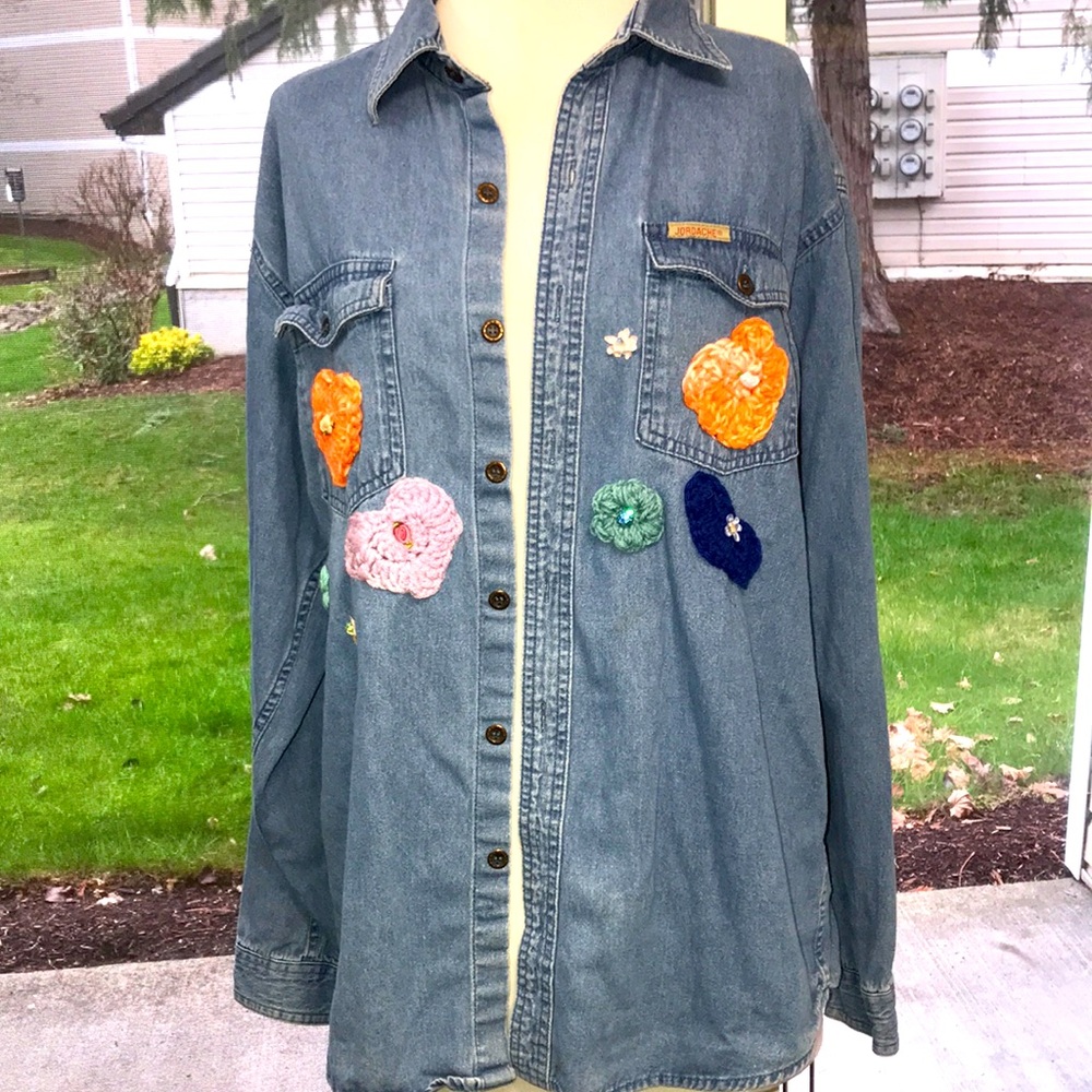 UNISEX UPCYCLED HAND CRAFTED & CROCHETED GRANNY SQUARES JORDACHE Sz L Denim Shrt